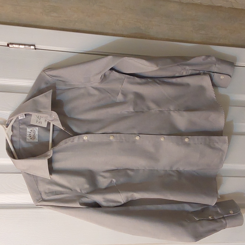 Eagle Shirtmakers NWT grey button down shirt size medium (8-10 )perfect shirt